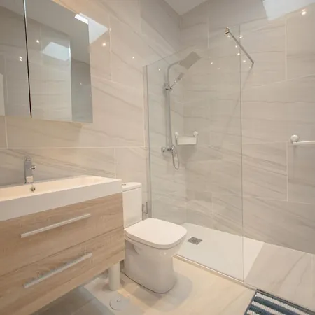 Atlantico Plaza 6a - 2 Beds - 2 Baths *