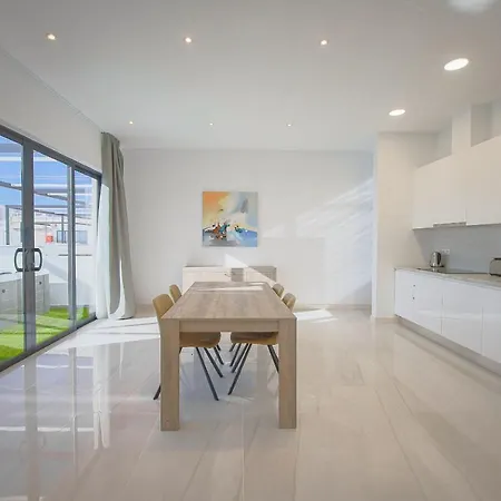 Atlantico Plaza 6a - 2 Beds - 2 Baths